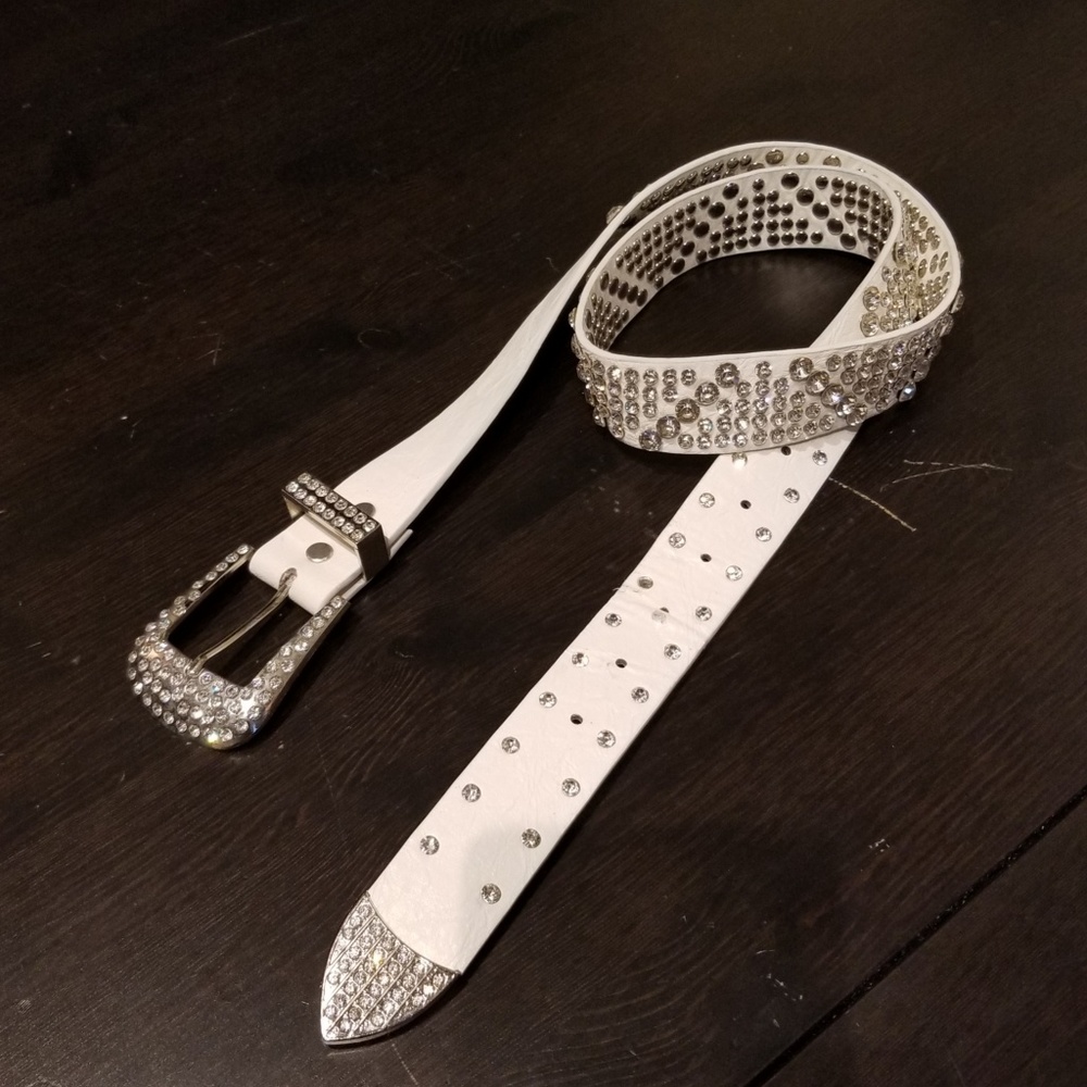 Buckle brand bedazzled white belt - size M